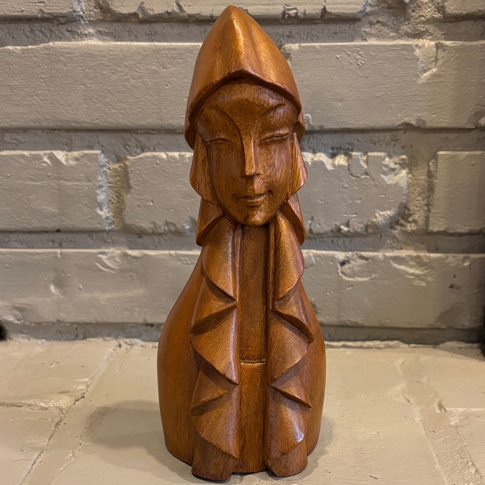 VTG Virgin Mary Madonna Carved
Wooden 9"‎ Tall Modern Figurine Religious Statue
